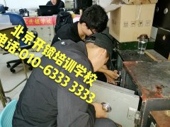 男人的插入美女的大"